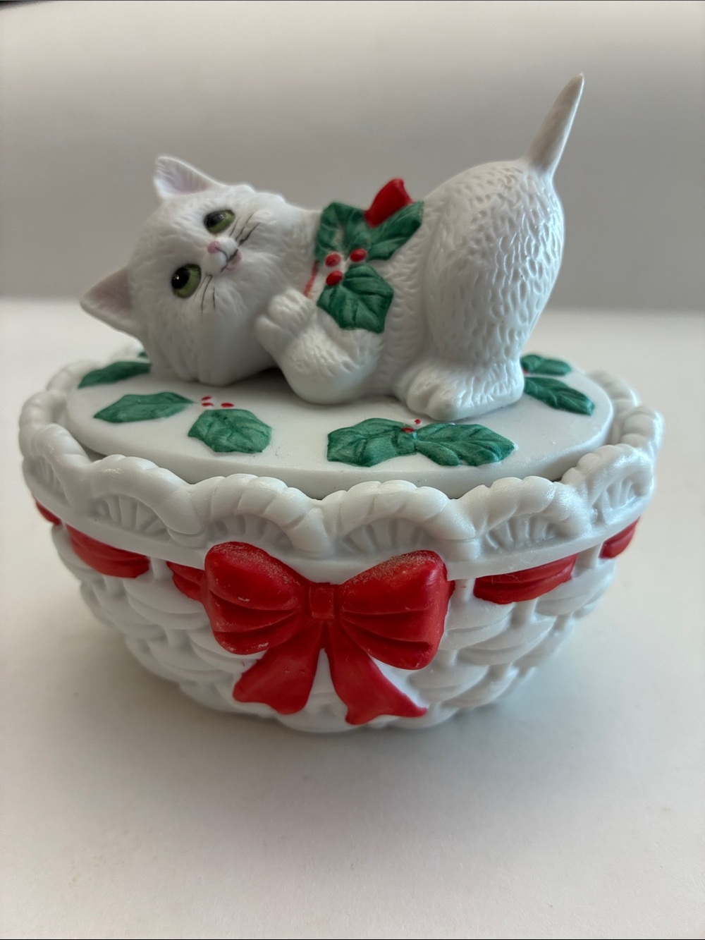 Lefton White Cat Trinket Box with Red Bows and Green Holly
